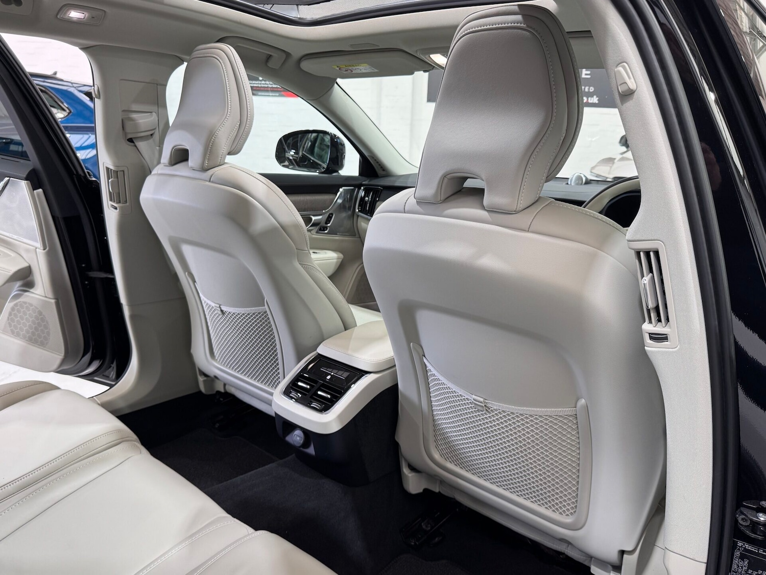 Used Volvo V90 2023 for sale - 76615689: Photo 63