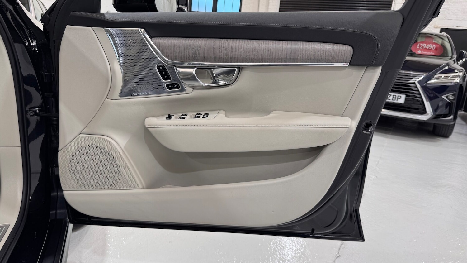 Used Volvo V90 2023 for sale - 76615689: Photo 65