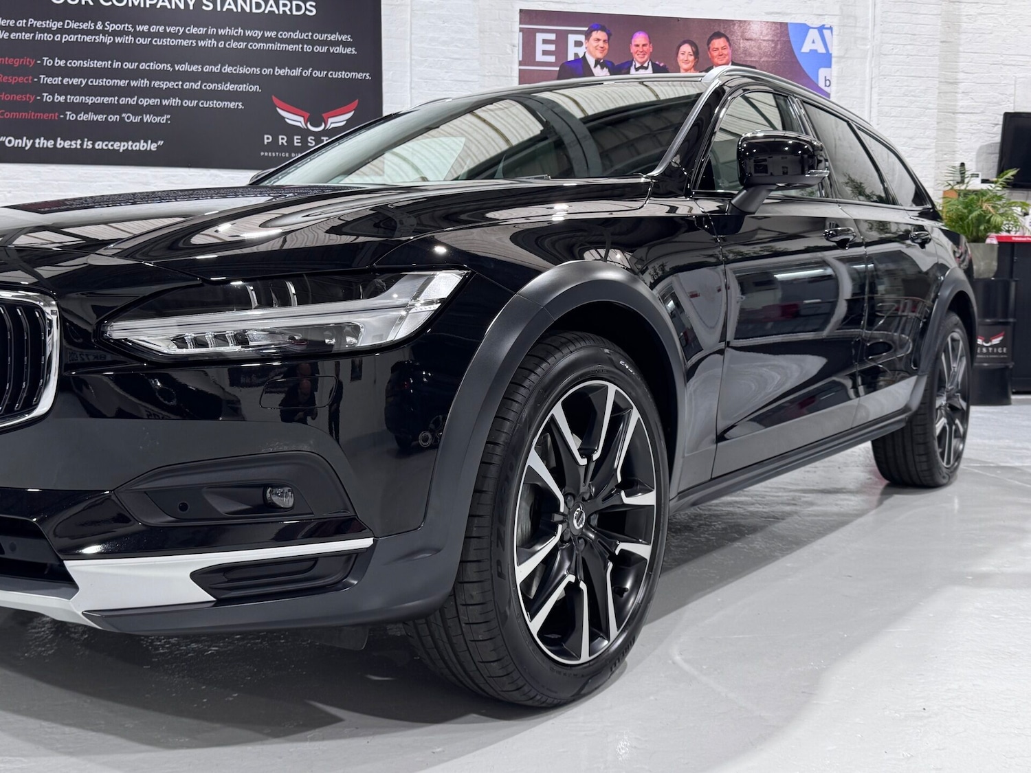 Used Volvo V90 2023 for sale - 76615689: Photo 9