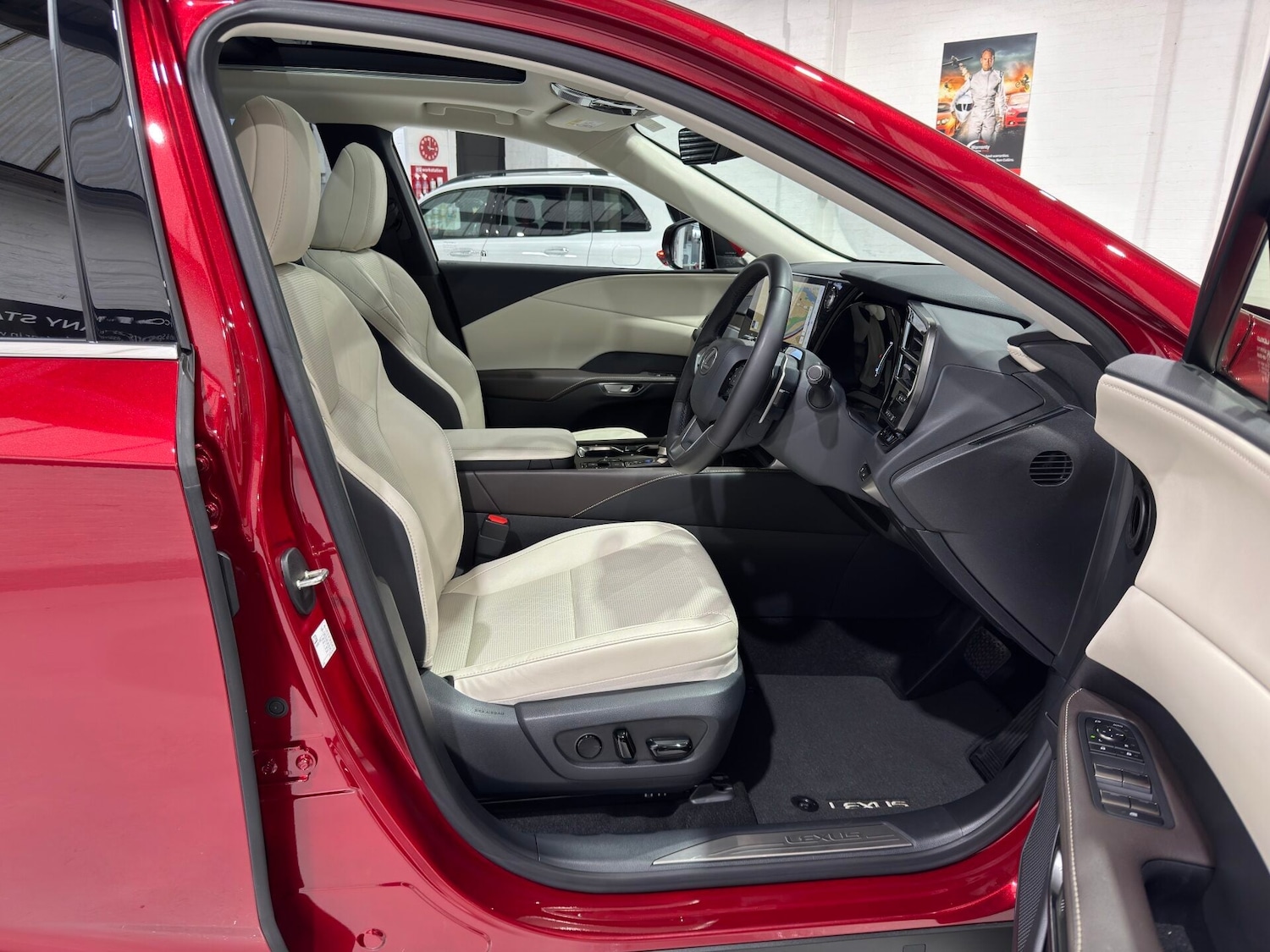 Used Lexus RX 2023 for sale - 77555957: Photo 33