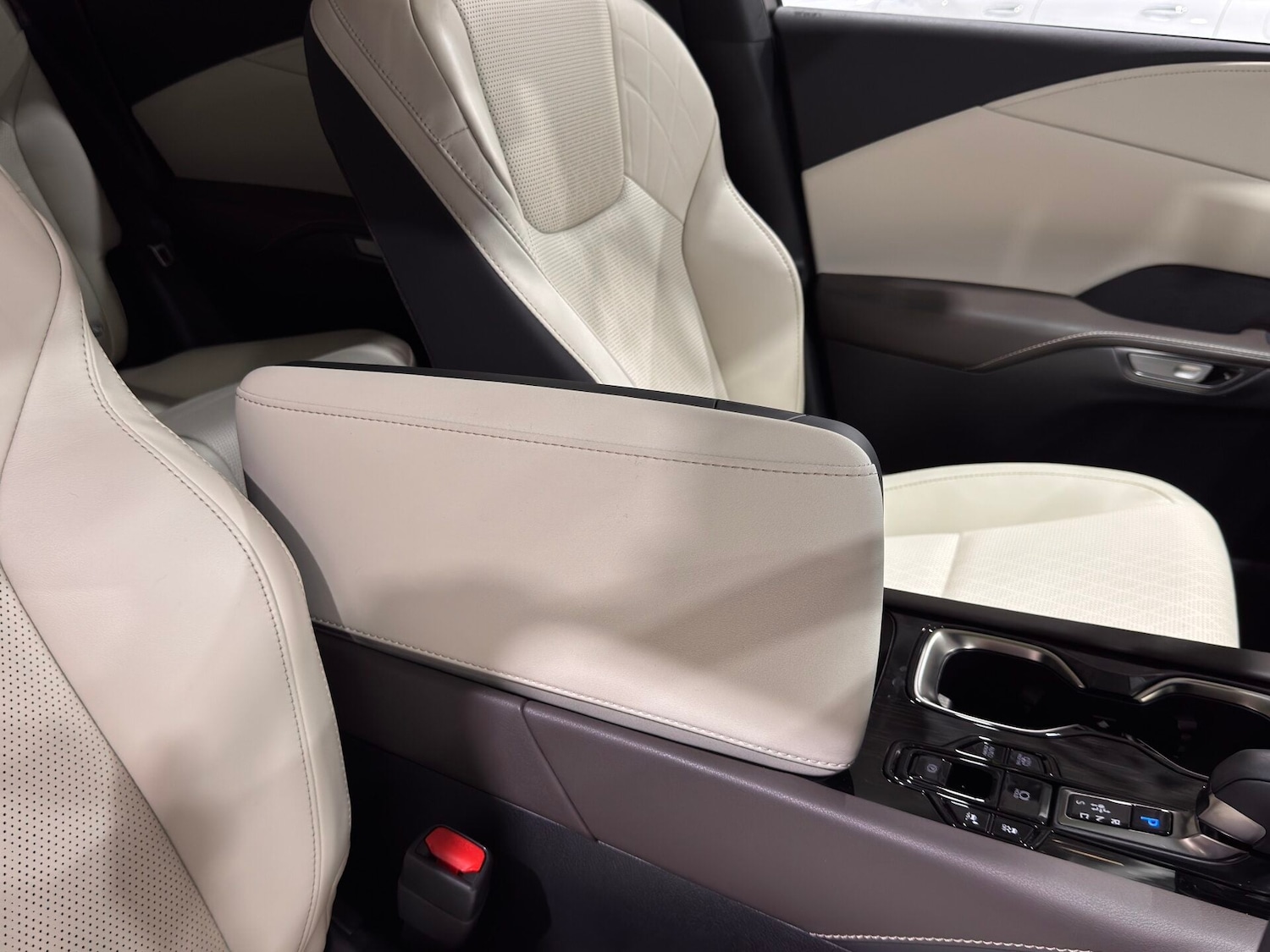 Used Lexus RX 2023 for sale - 77555957: Photo 36