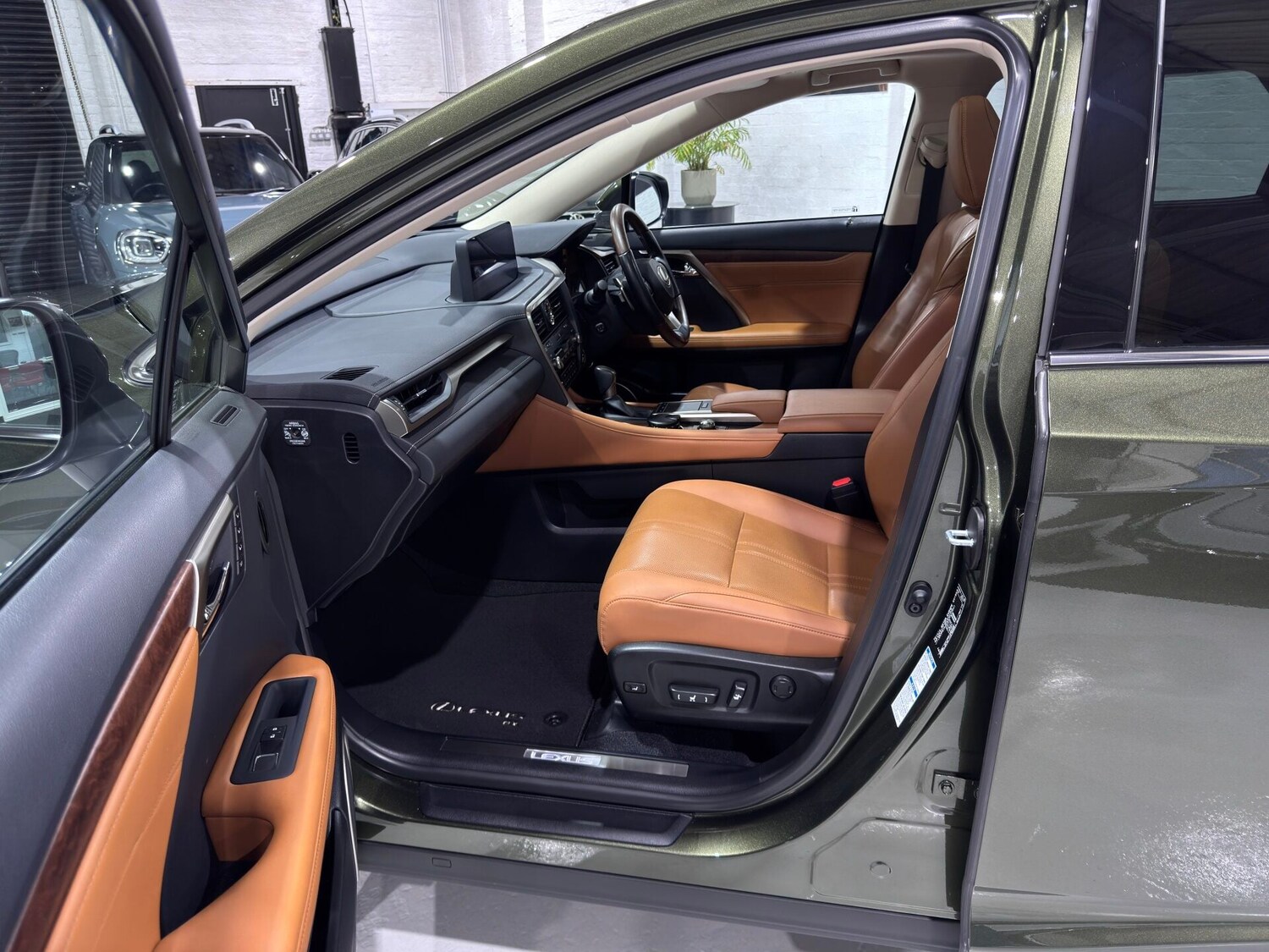 Used Lexus RX 2022 for sale - 77368050: Photo 56