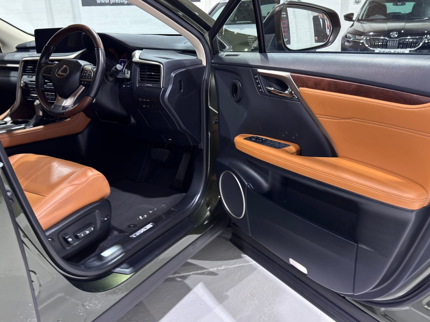 Used Lexus RX 2022 for sale - 77703327: Photo 55