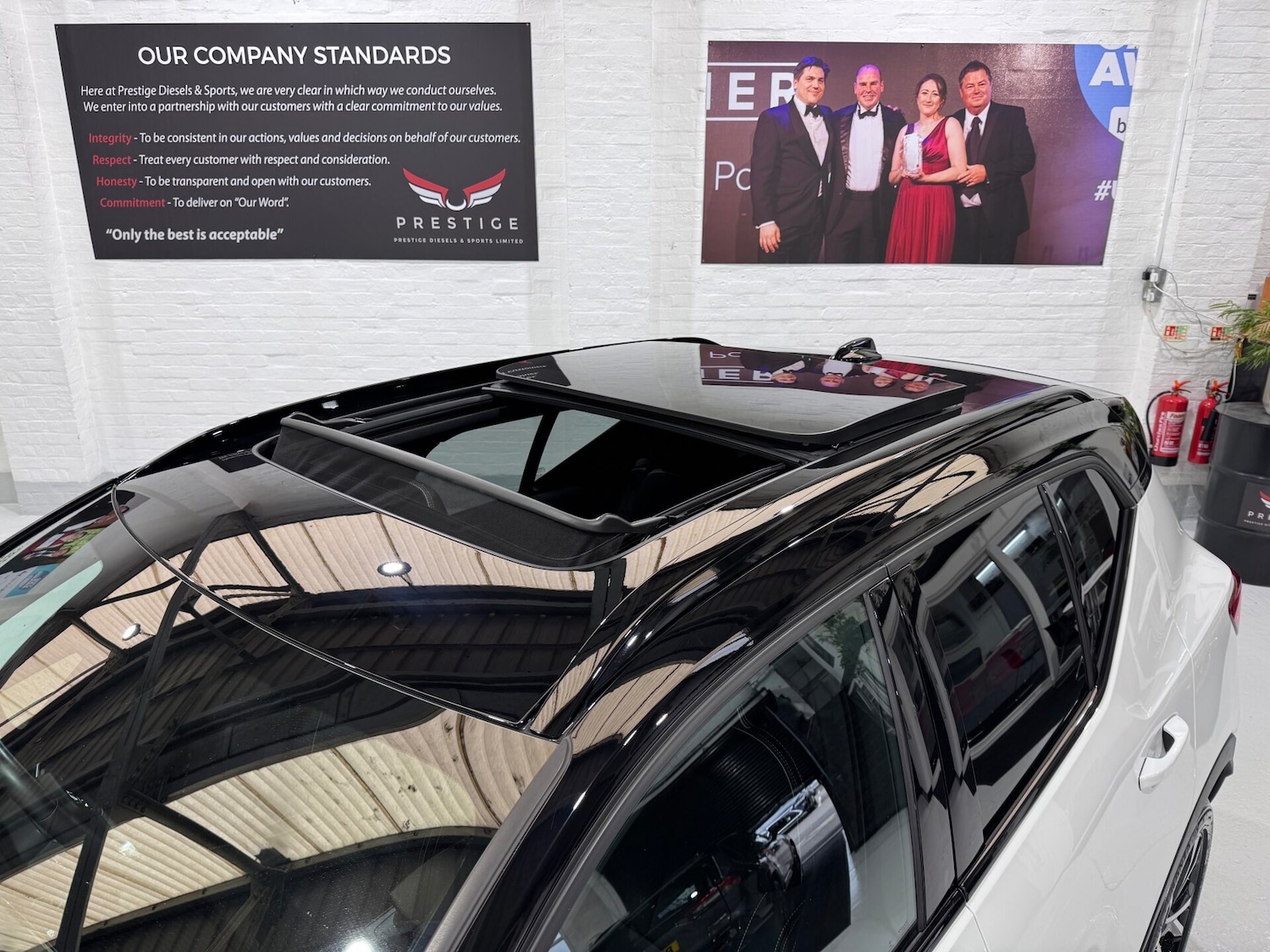 Used Volvo XC40 2018 for sale - 76615688: Photo 2