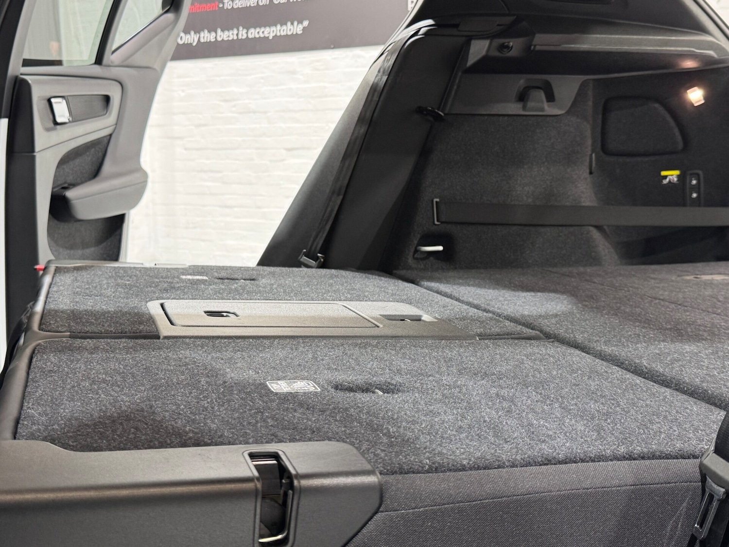 Used Volvo XC40 2018 for sale - 76615688: Photo 24