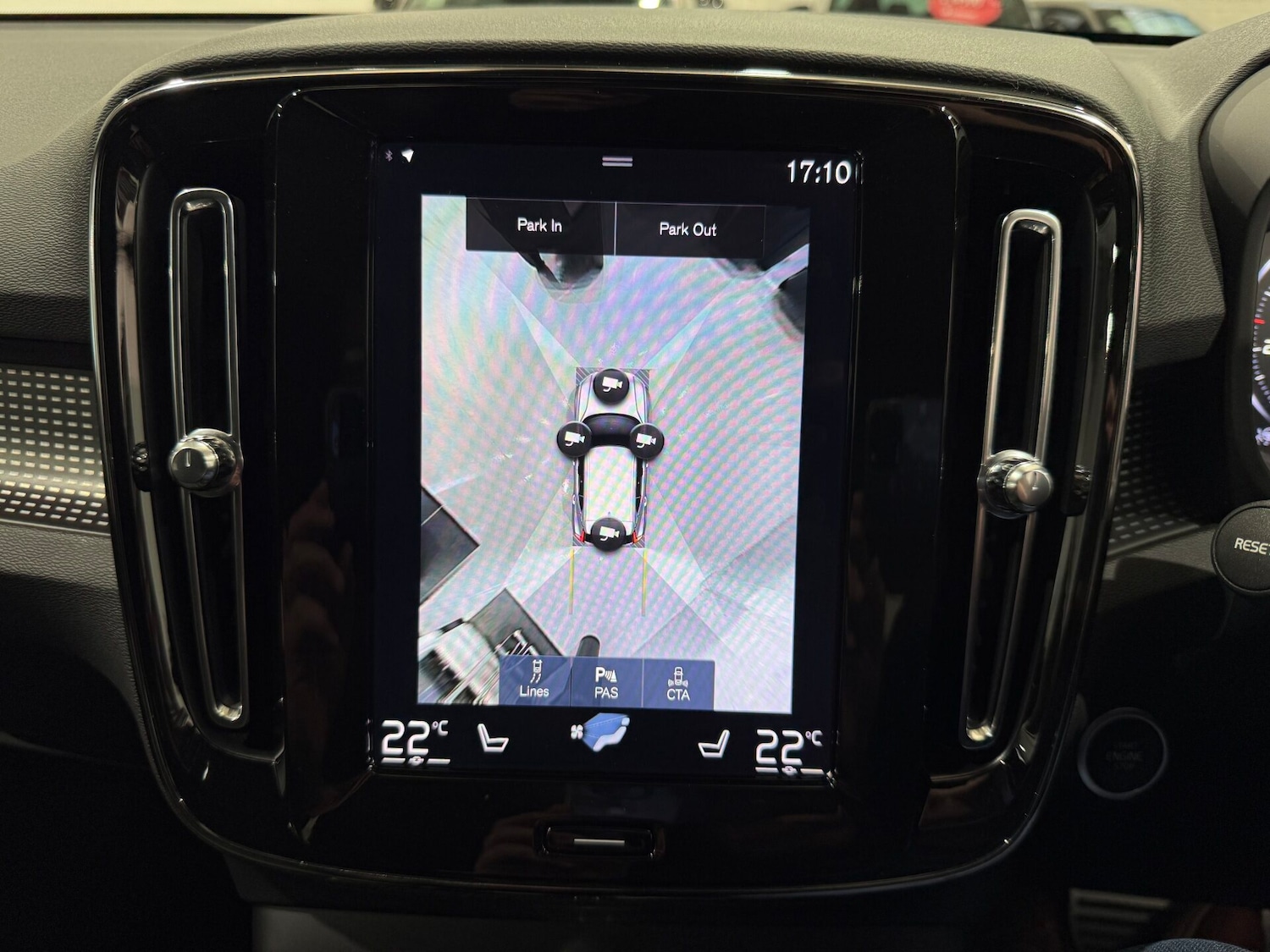 Used Volvo XC40 2018 for sale - 76615688: Photo 4