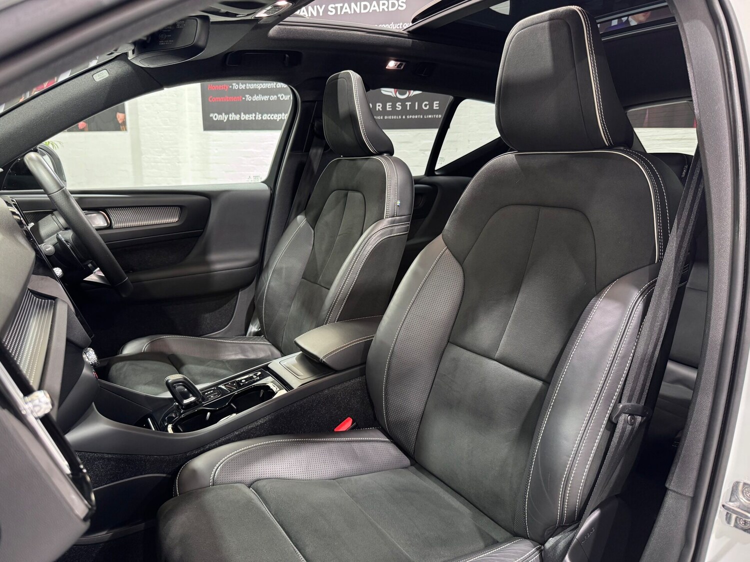 Used Volvo XC40 2018 for sale - 76615688: Photo 53