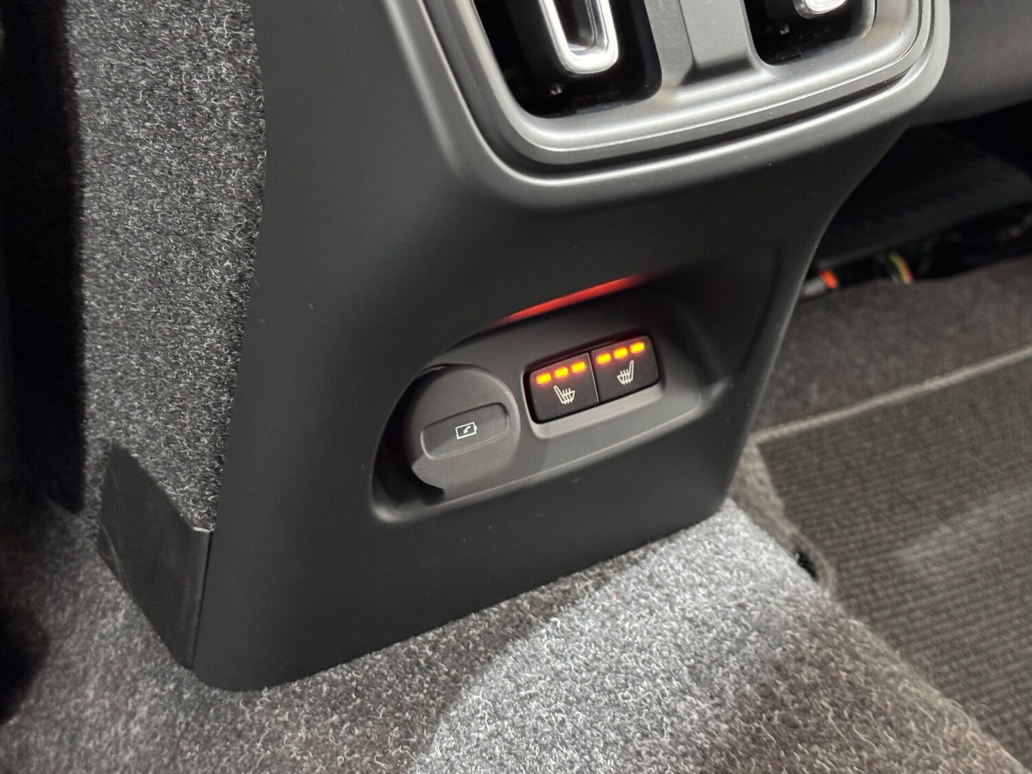 Used Volvo XC40 2018 for sale - 76615688: Photo 64