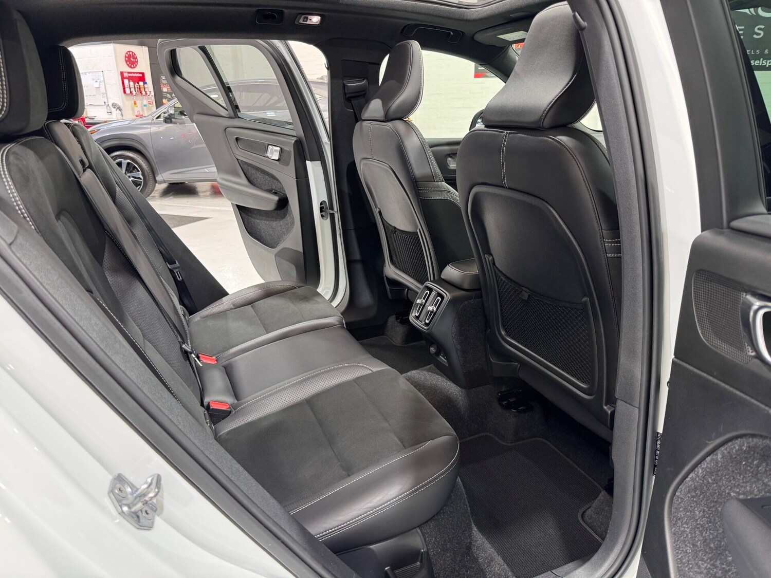 Used Volvo XC40 2018 for sale - 76615688: Photo 65