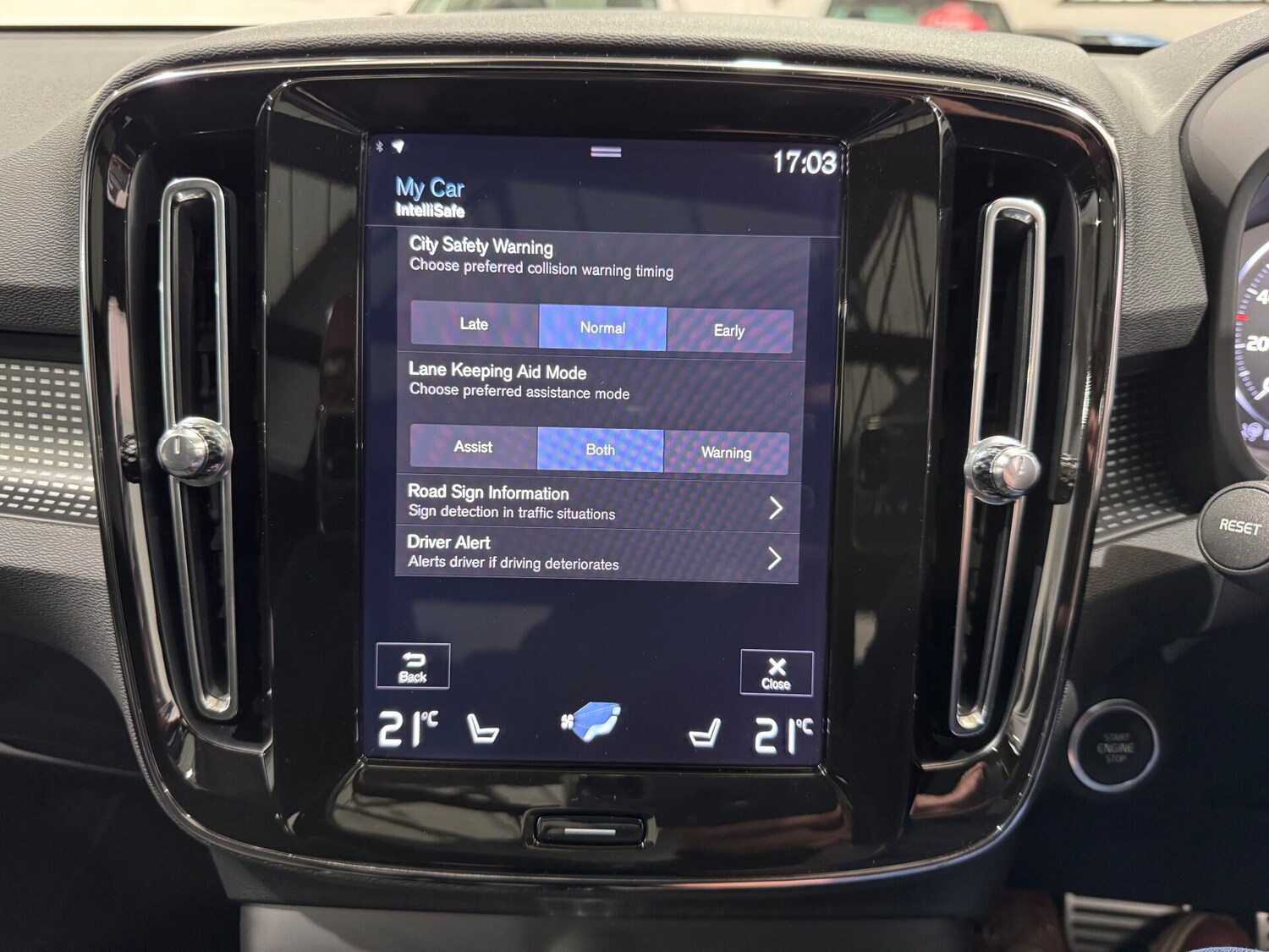 Used Volvo XC40 2018 for sale - 76615688: Photo 76