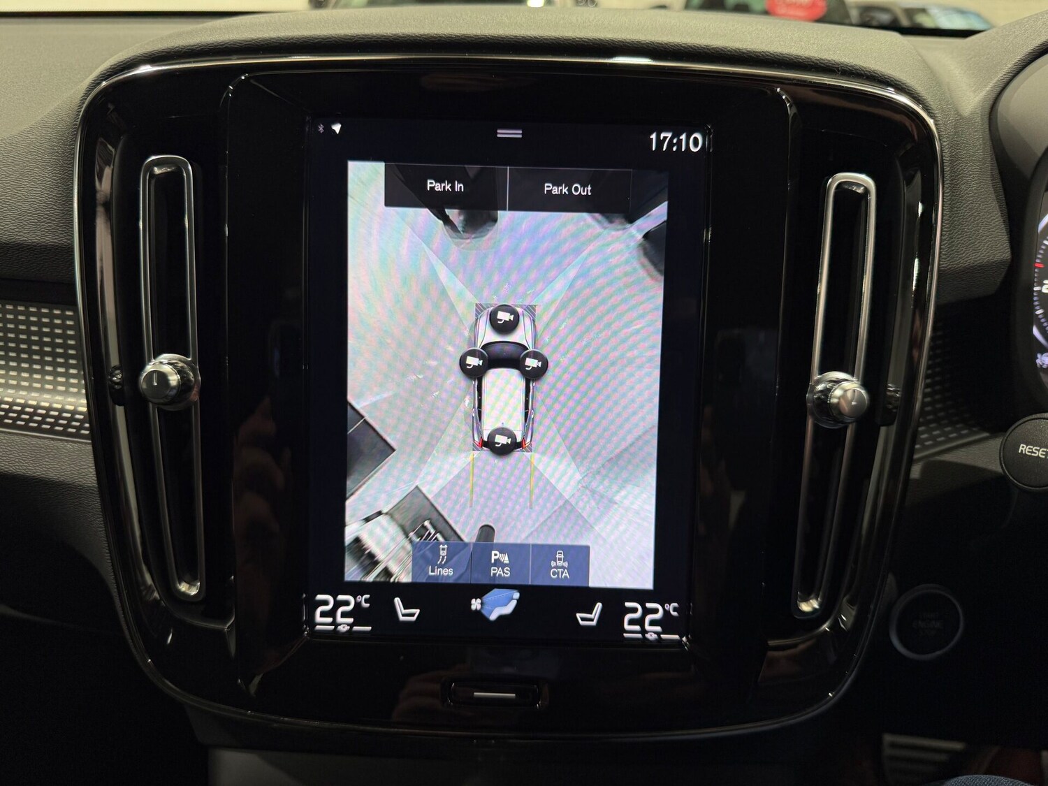 Used Volvo XC40 2018 for sale - 76615688: Photo 86