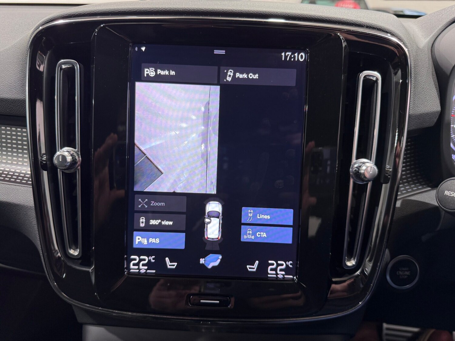 Used Volvo XC40 2018 for sale - 76615688: Photo 90