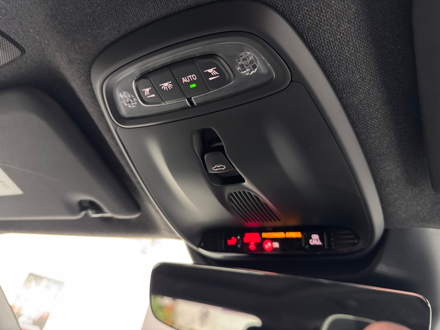 Used Volvo XC40 2018 for sale - 76615688: Photo 98