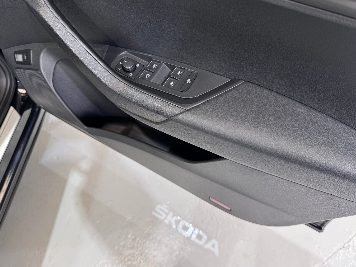 Used Skoda Karoq 2019 for sale - 77161305: Photo 43