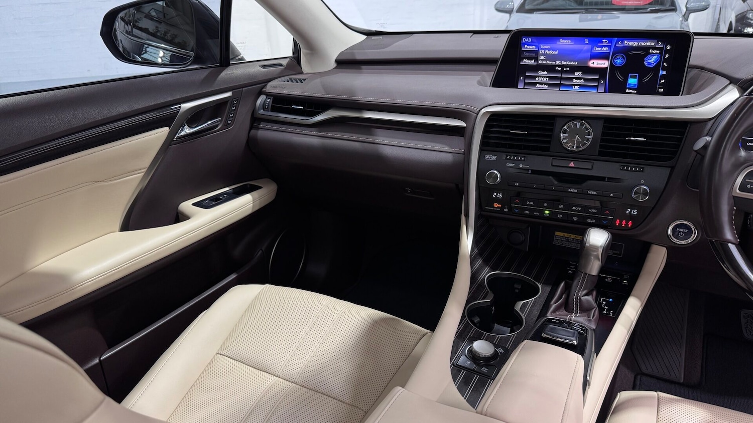 Used Lexus RX 2019 for sale - 76615694: Photo 2