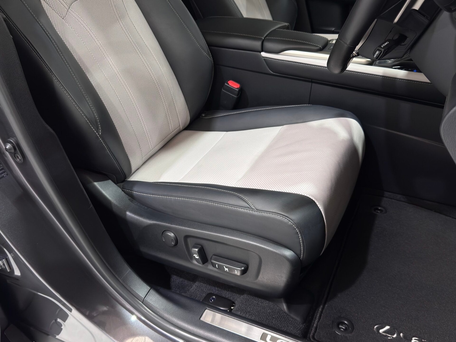 Used Lexus RX 2022 for sale - 78070114: Photo 49