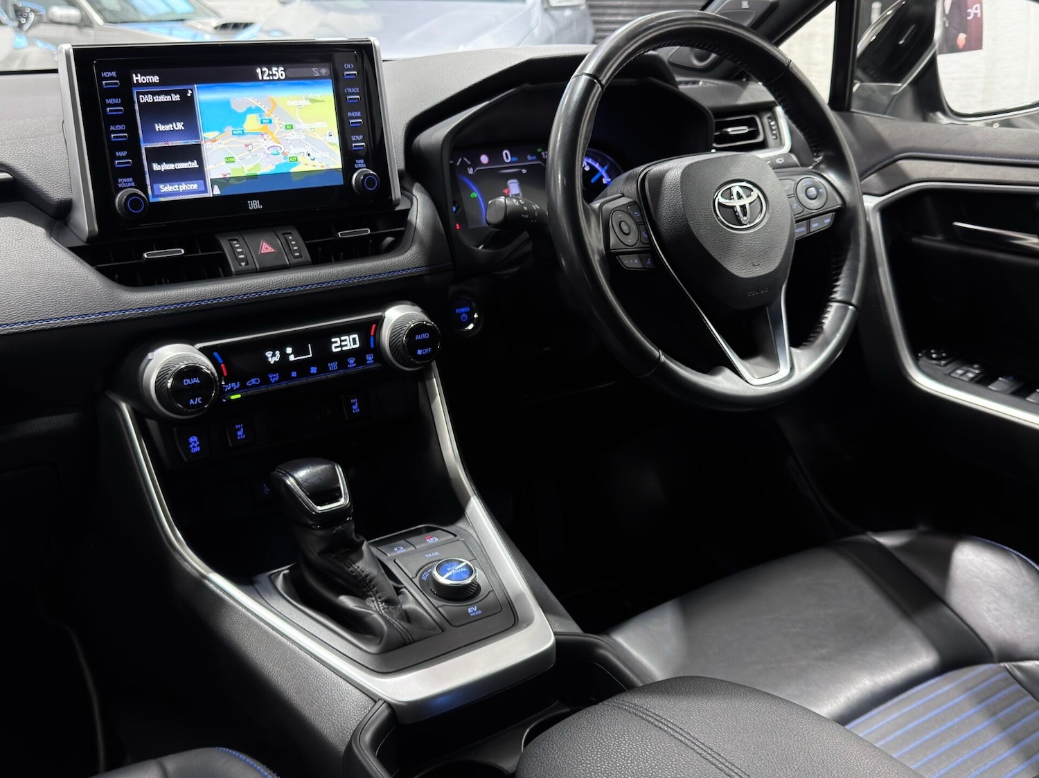 Used Toyota RAV4 2020 for sale - 77392660: Photo 32