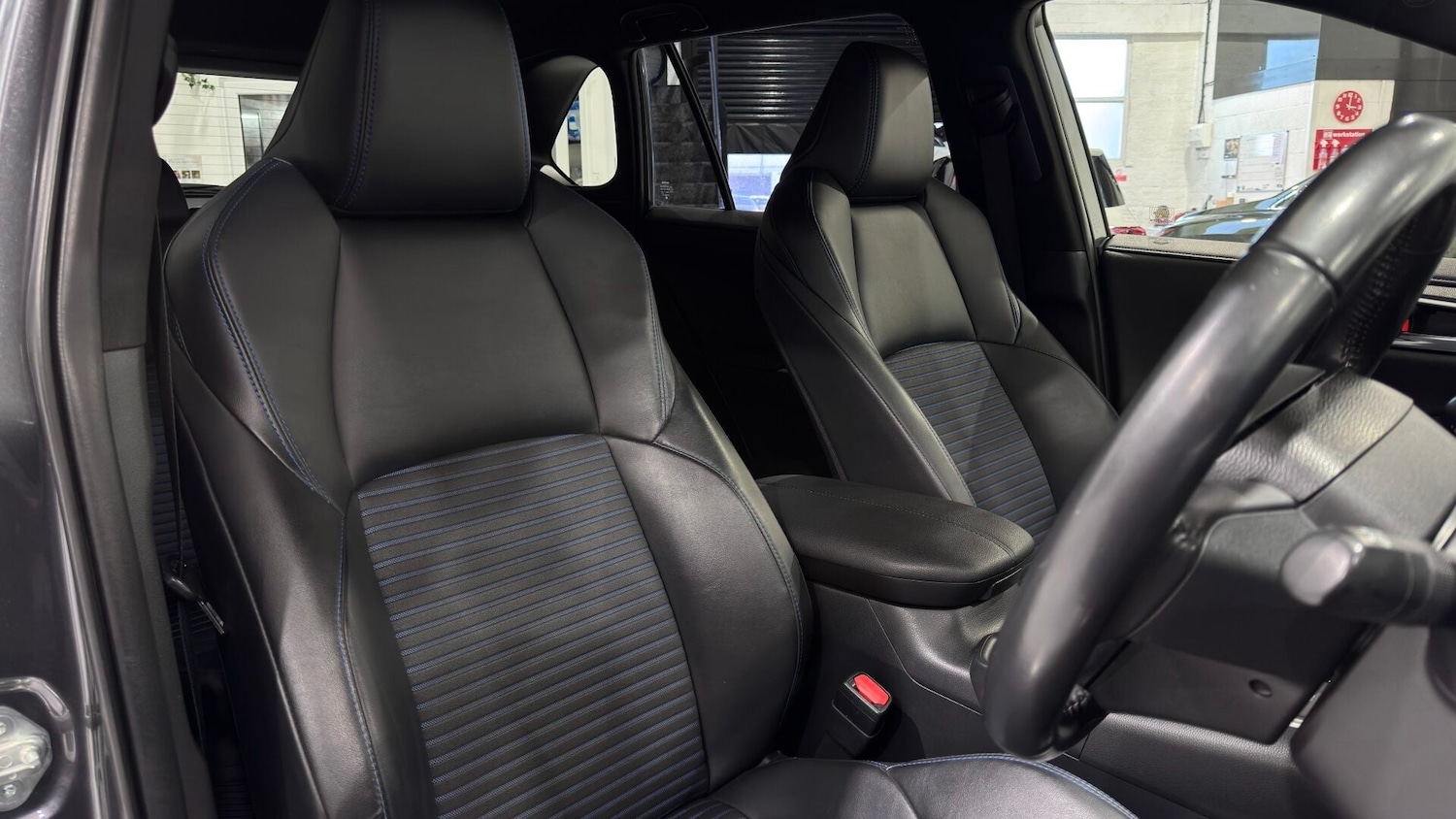 Used Toyota RAV4 2020 for sale - 77392660: Photo 40