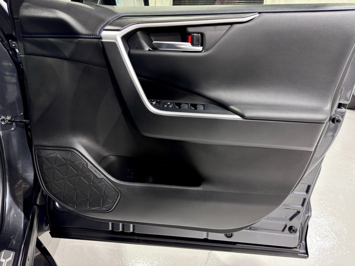 Used Toyota RAV4 2020 for sale - 77392660: Photo 42