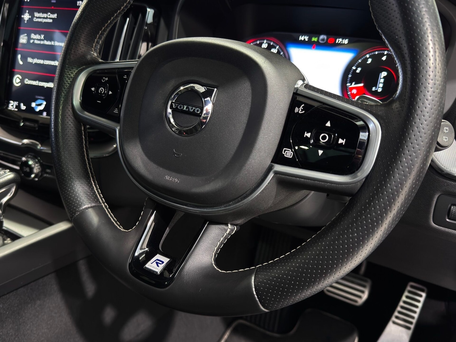 Used Volvo XC60 2019 for sale - 78015911: Photo 33