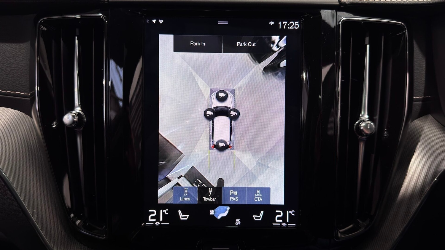 Used Volvo XC60 2019 for sale - 78015911: Photo 4