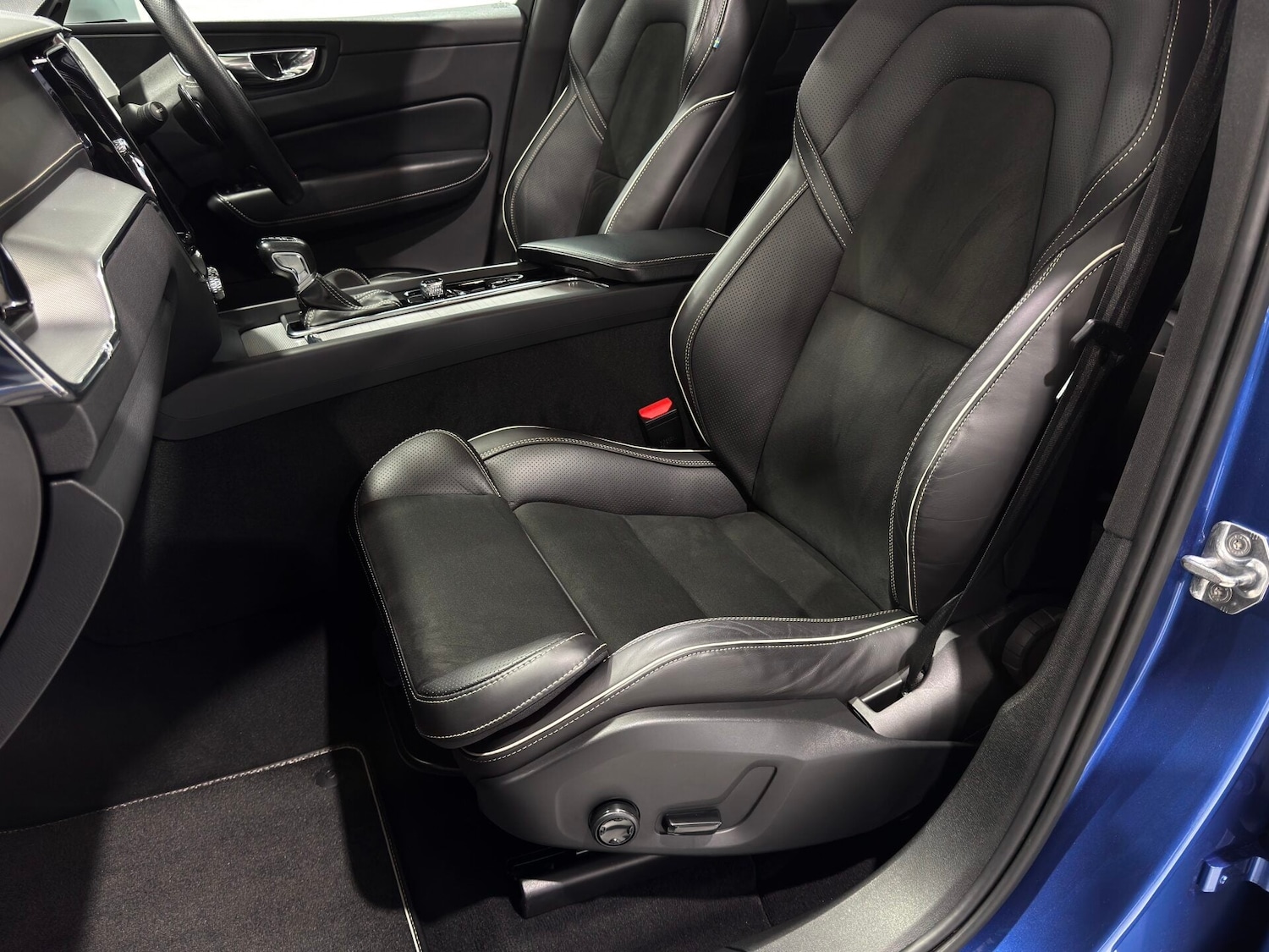 Used Volvo XC60 2019 for sale - 78015911: Photo 53