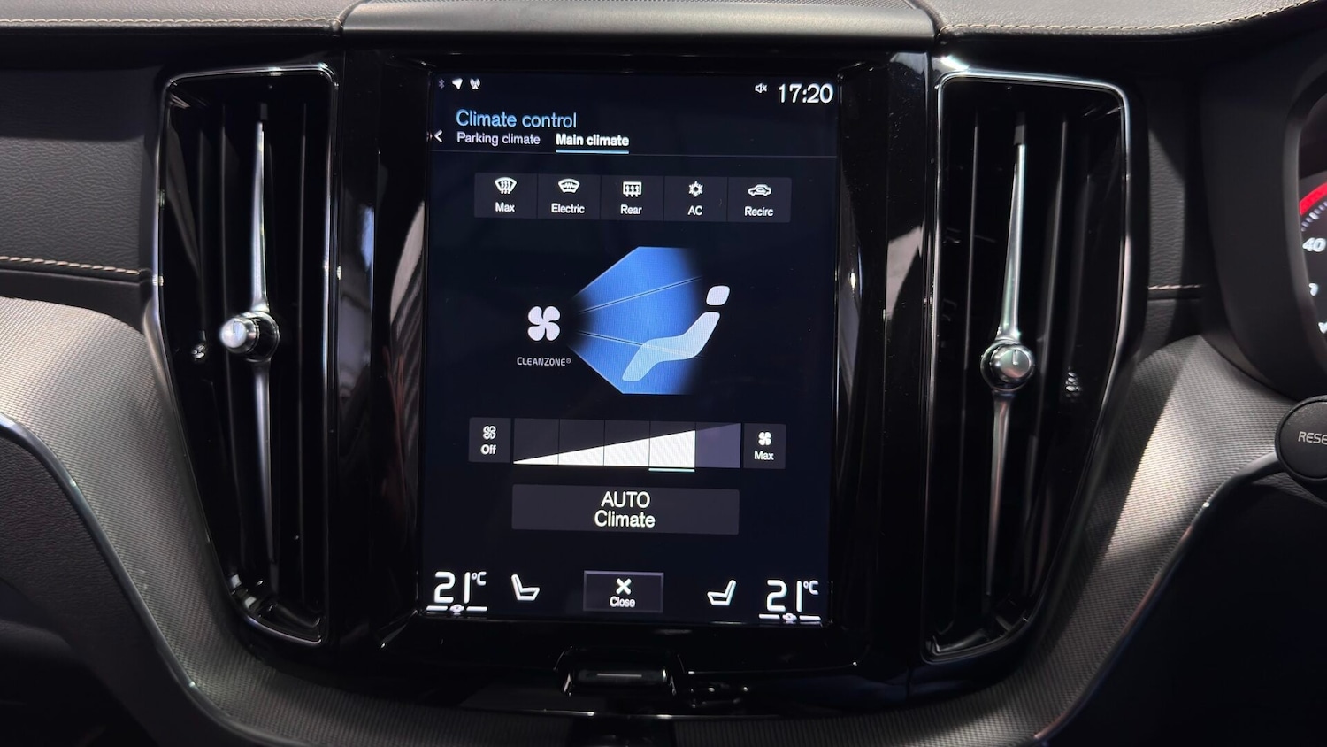 Used Volvo XC60 2019 for sale - 78015911: Photo 65