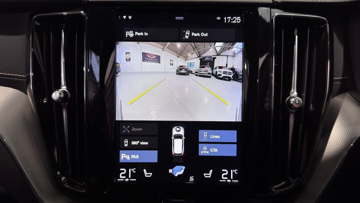 Used Volvo XC60 2019 for sale - 78015911: Photo 80