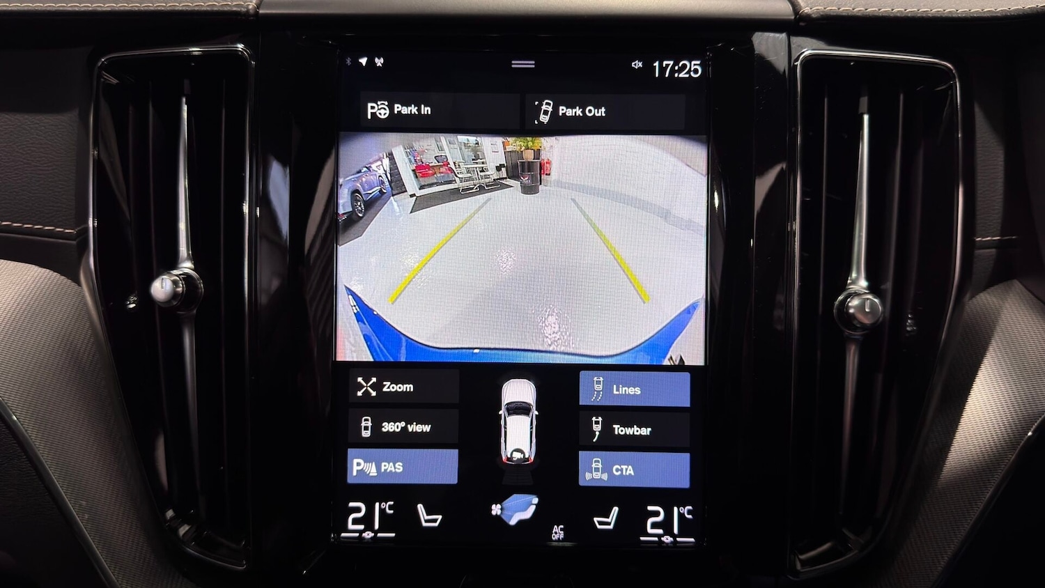 Used Volvo XC60 2019 for sale - 78015911: Photo 81