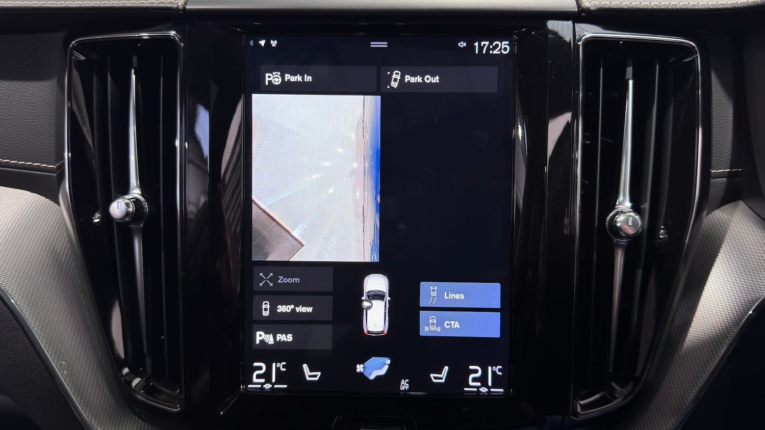 Used Volvo XC60 2019 for sale - 78015911: Photo 82