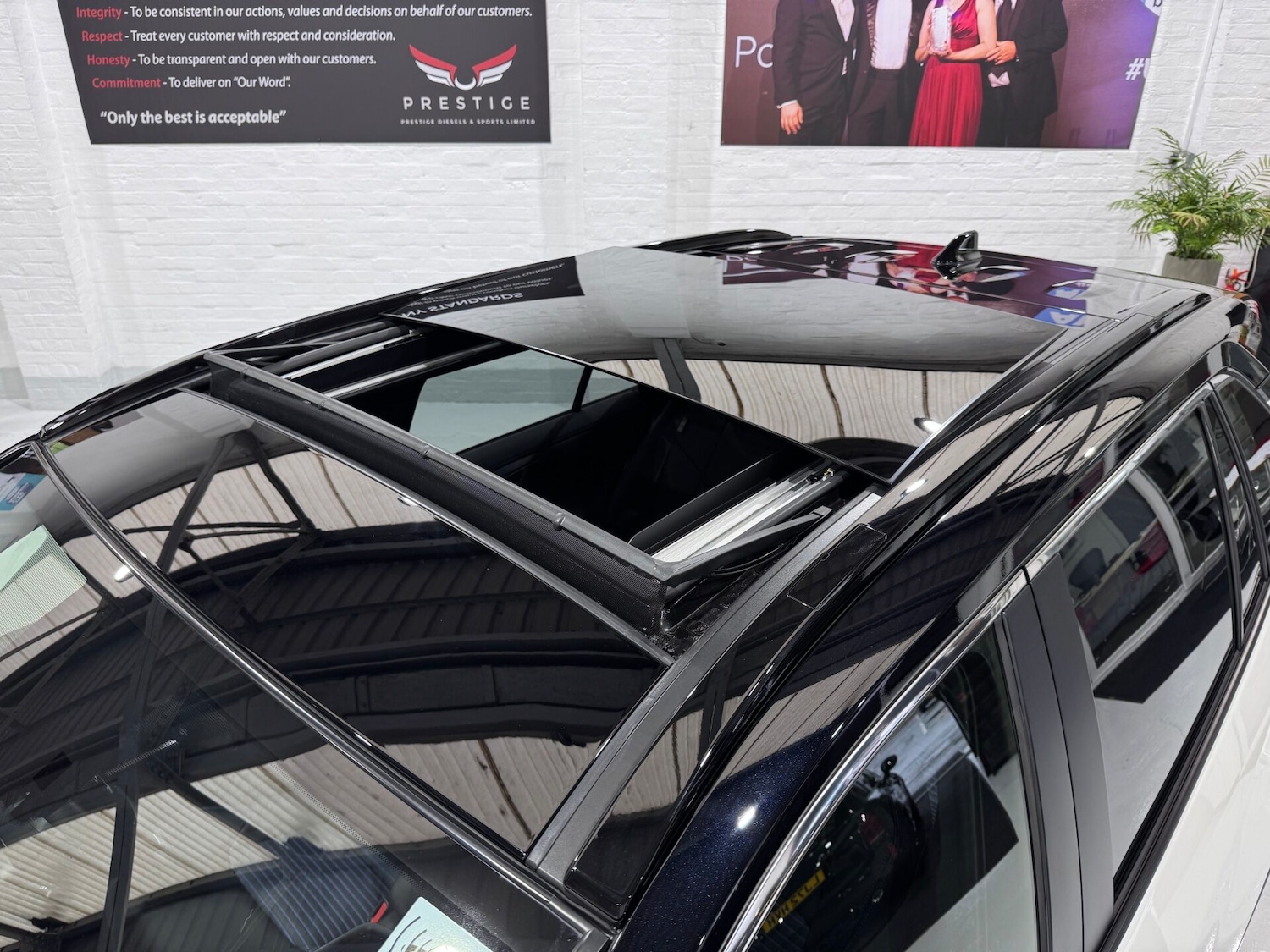 Used Toyota RAV4 2022 for sale - 76615692: Photo 2