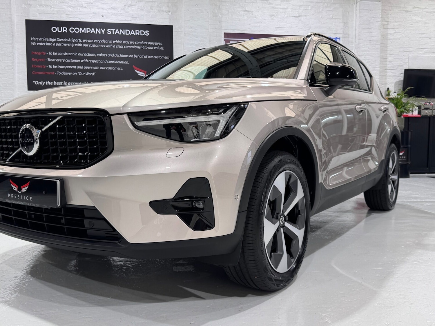 Used Volvo XC40 2022 for sale - 76615687: Photo 10