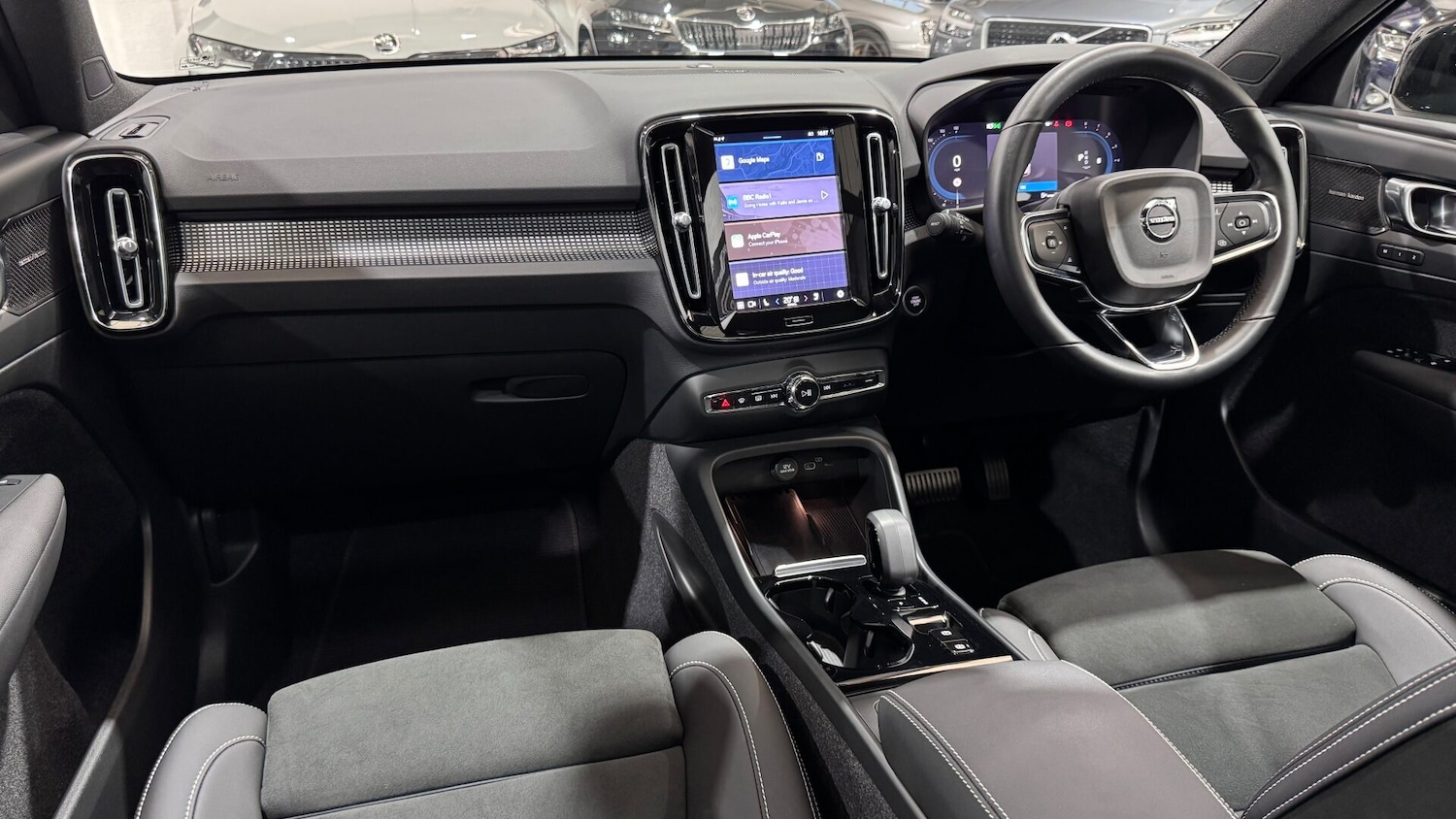 Used Volvo XC40 2022 for sale - 76615687: Photo 2