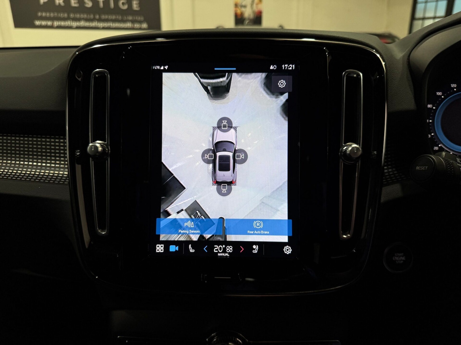 Used Volvo XC40 2022 for sale - 76615687: Photo 4