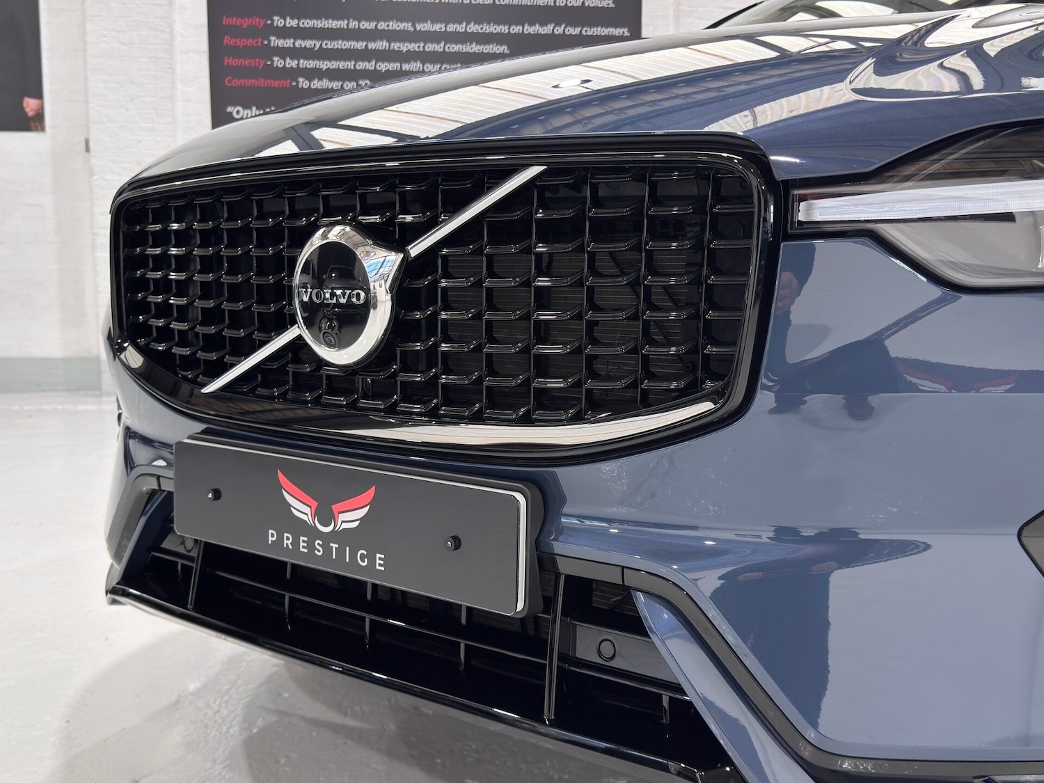 Used Volvo XC60 2023 for sale - 78122878: Photo 10