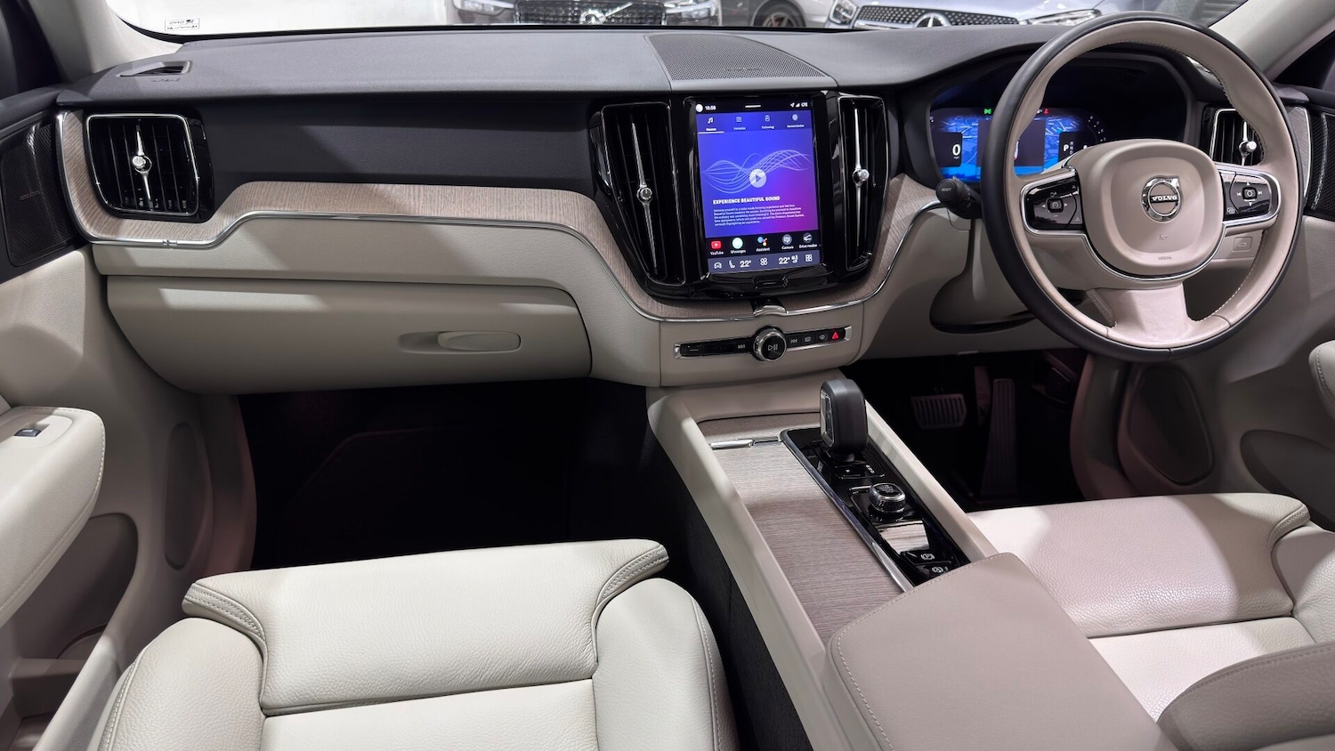 Used Volvo XC60 2023 for sale - 78122878: Photo 32