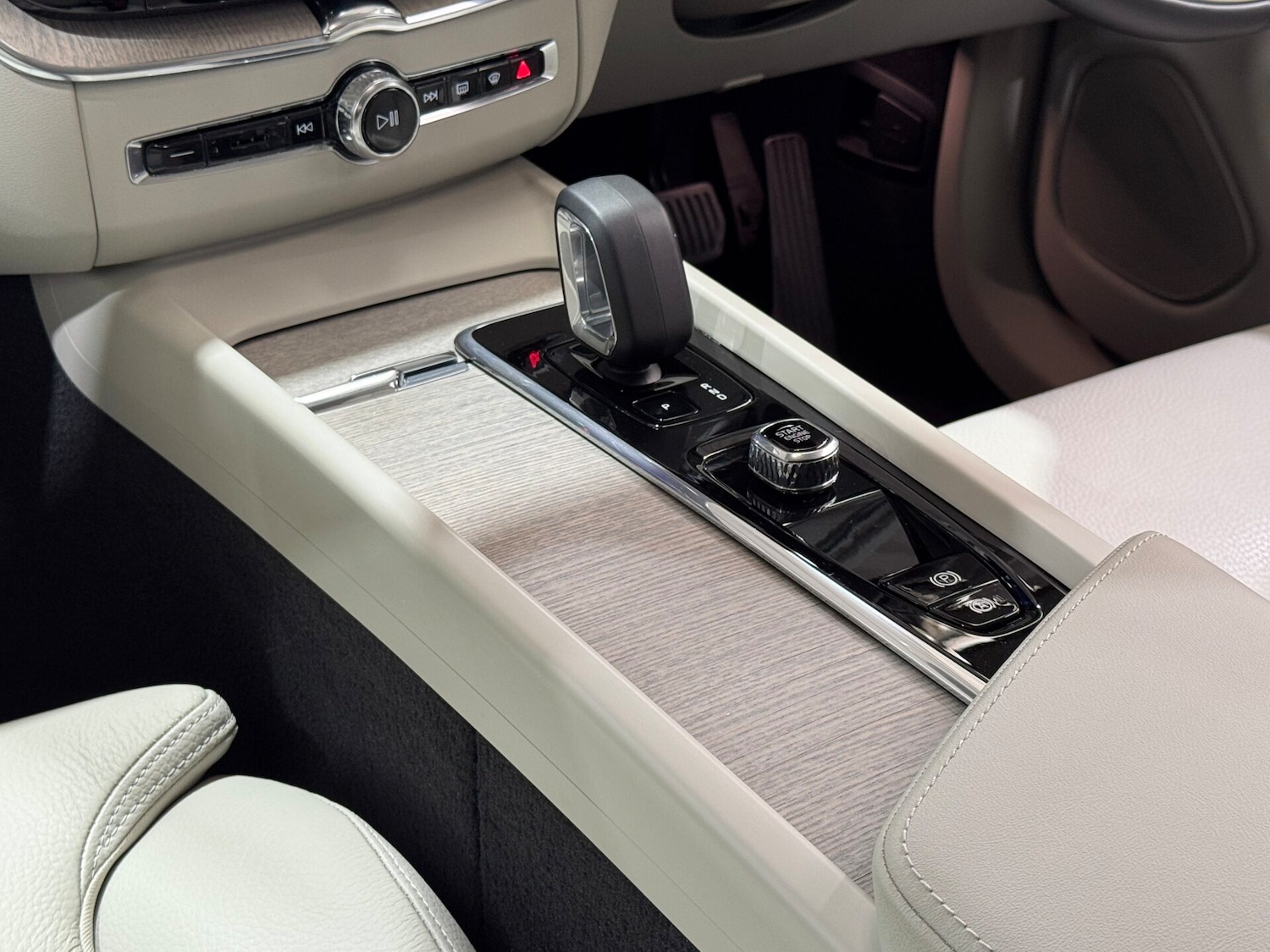 Used Volvo XC60 2023 for sale - 78122878: Photo 34