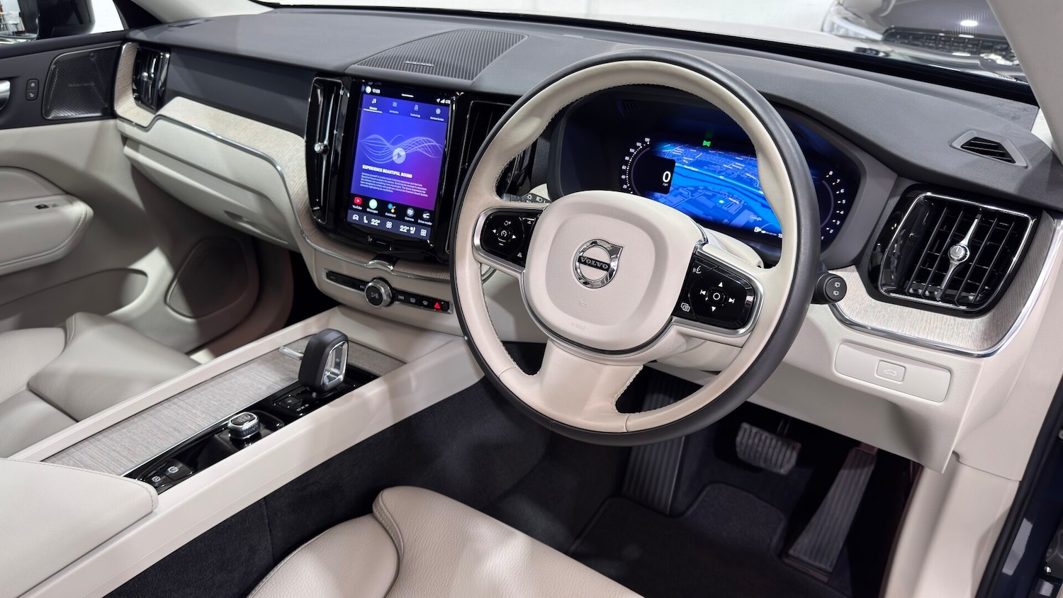 Used Volvo XC60 2023 for sale - 78122878: Photo 35