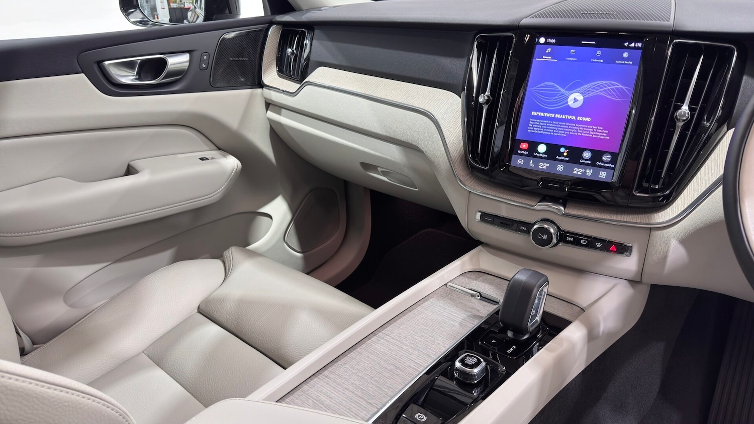 Used Volvo XC60 2023 for sale - 78122878: Photo 36