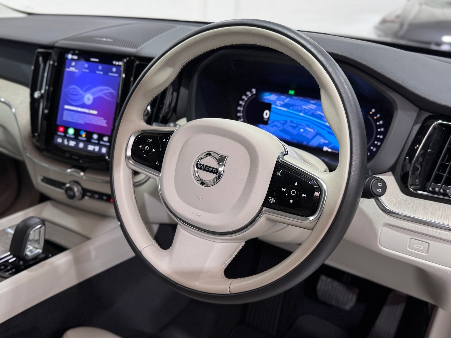 Used Volvo XC60 2023 for sale - 78122878: Photo 37