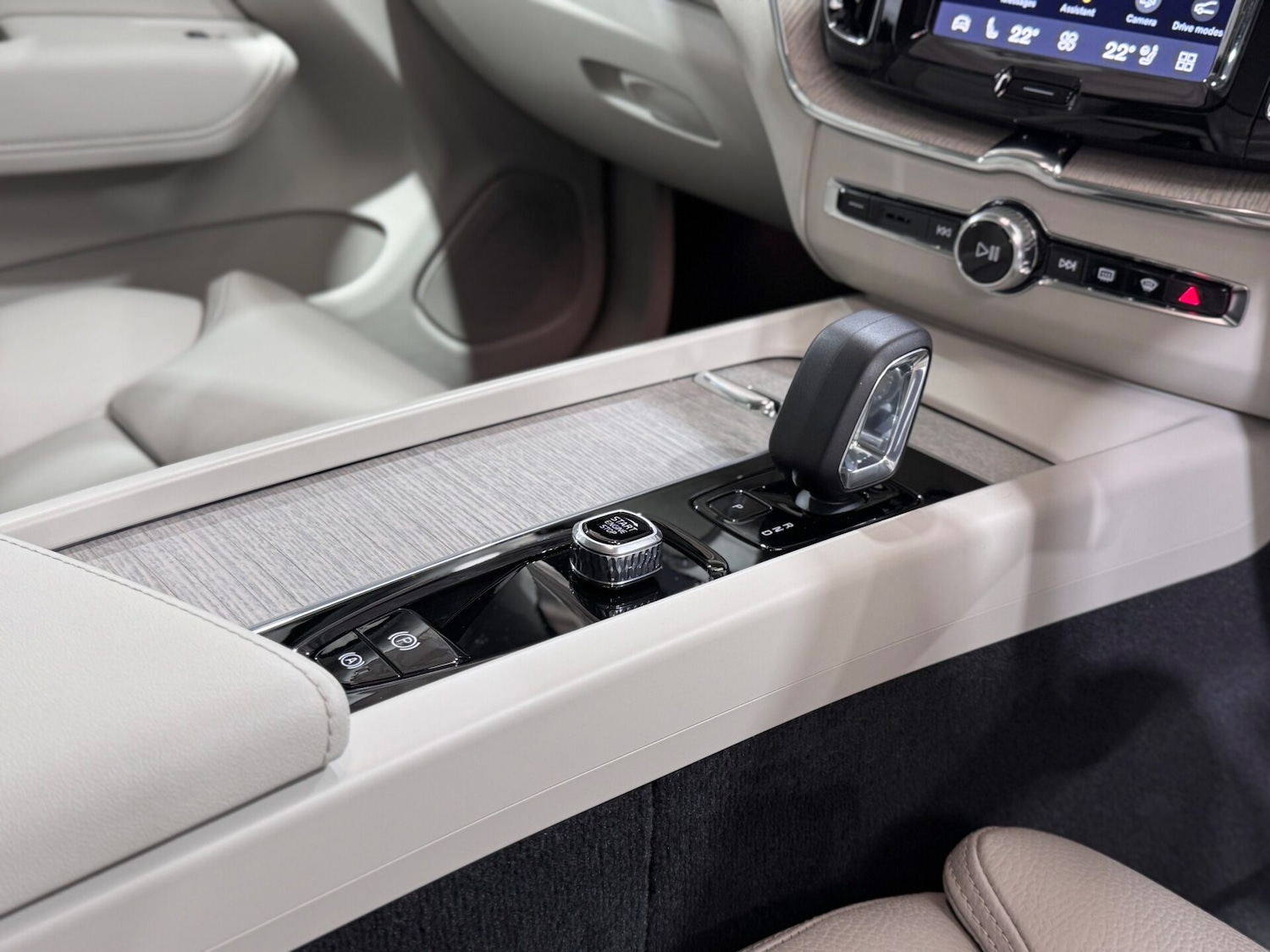 Used Volvo XC60 2023 for sale - 78122878: Photo 38