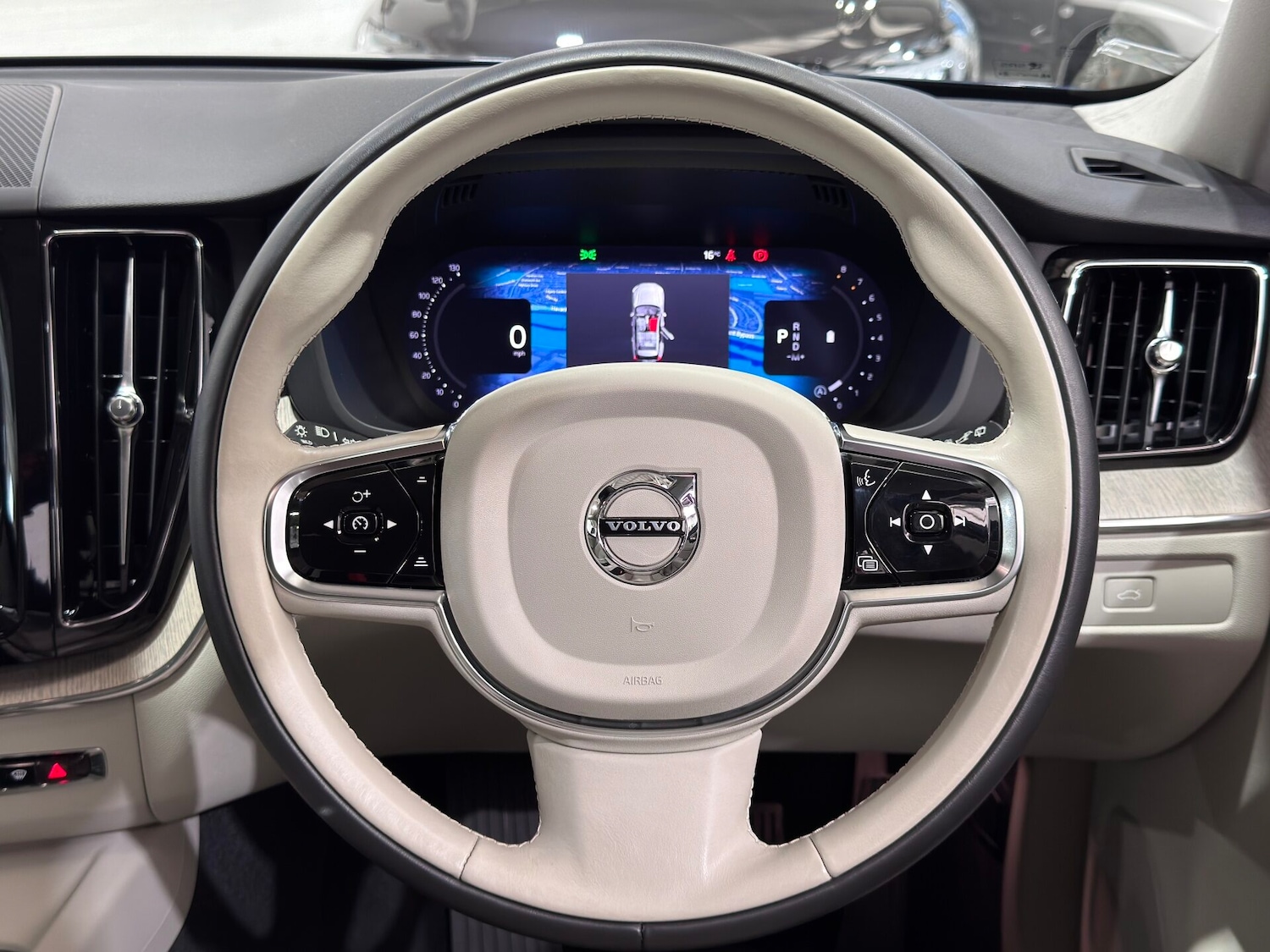 Used Volvo XC60 2023 for sale - 78122878: Photo 39