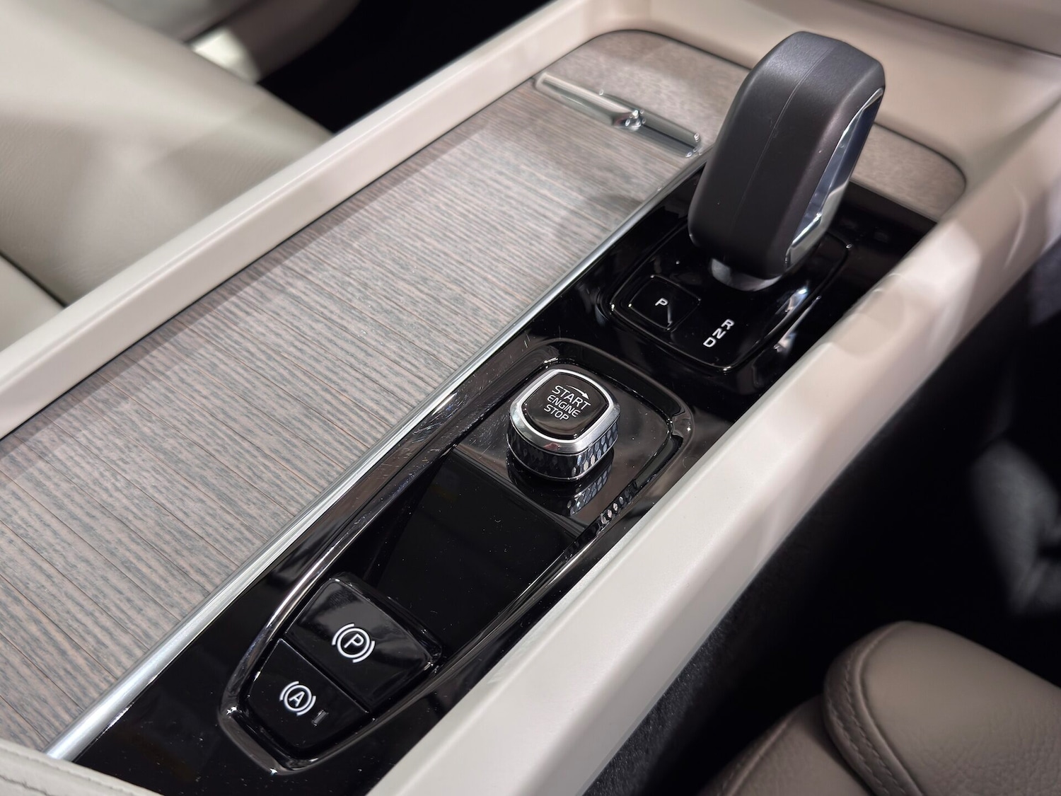 Used Volvo XC60 2023 for sale - 78122878: Photo 42