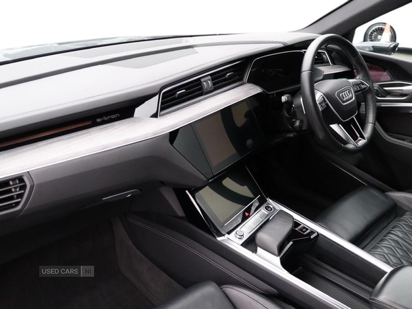 Used Audi e-tron 2022 for sale - 77456800: Photo 2