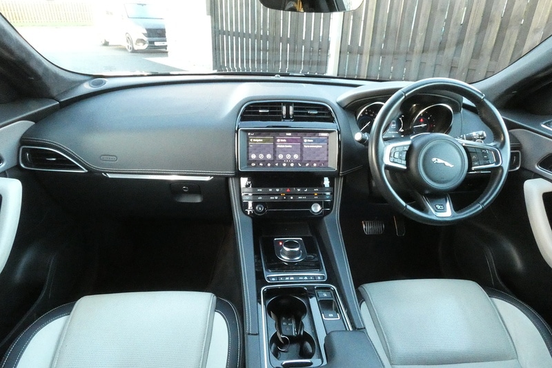 Used Jaguar F-Pace for sale - 76663647: Photo 9