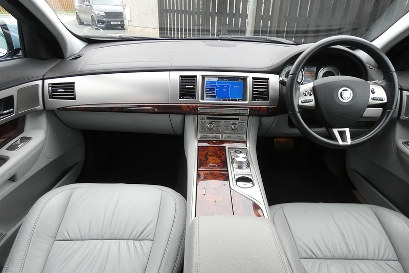 Used Jaguar XF 2010 for sale - 76163654: Photo 8