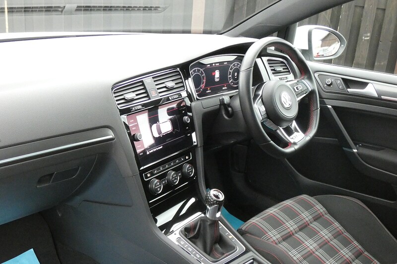 Used Volkswagen Golf 2017 for sale - 78173384: Photo 11