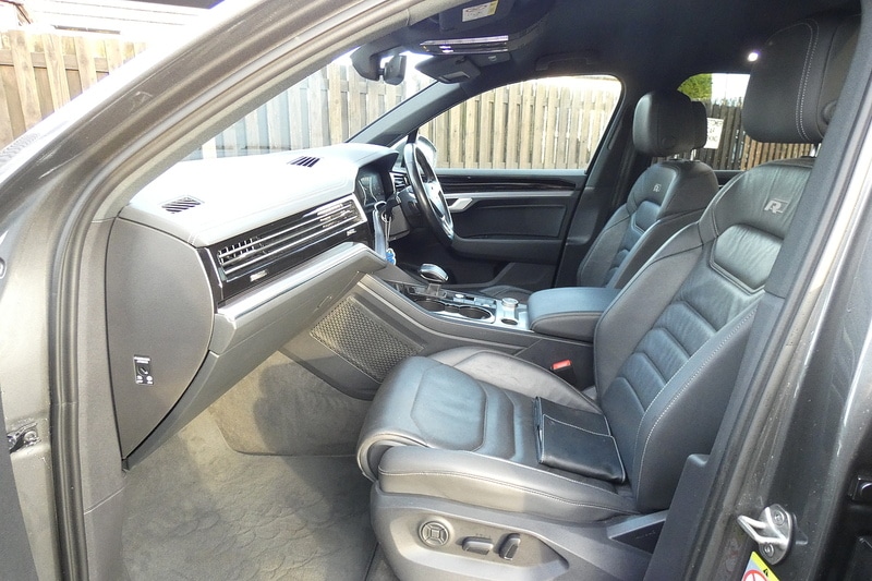 Used Volkswagen Touareg 2020 for sale - 76792951: Photo 2