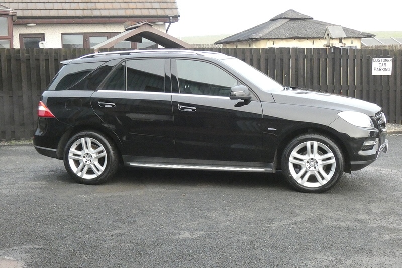 Used Mercedes-Benz M Class 2012 for sale - 76510389: Photo 2