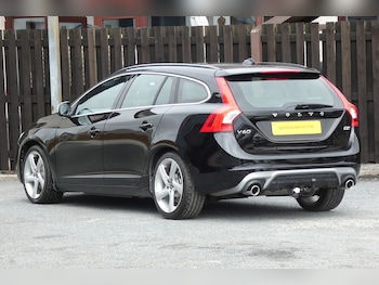 Used Volvo V60 2016 for sale - 75148969: Photo